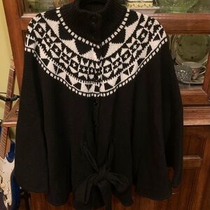 Ralph Lauren. 100% Lambswool Poncho. Size L/XL